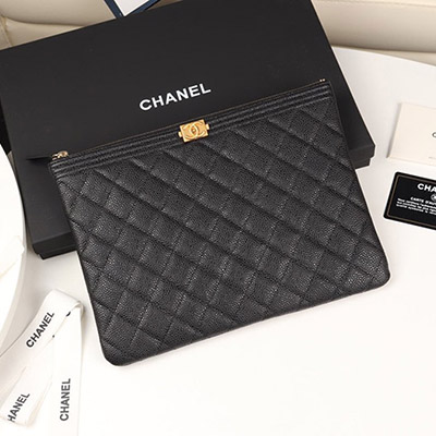 샤넬 보이 클러치 A84406 (캐비어) 27cm