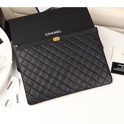 샤넬 보이 클러치 A84407 (캐비어) 35cm