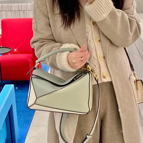 로에베 스몰 퍼즐 숄더백 A510S21X55