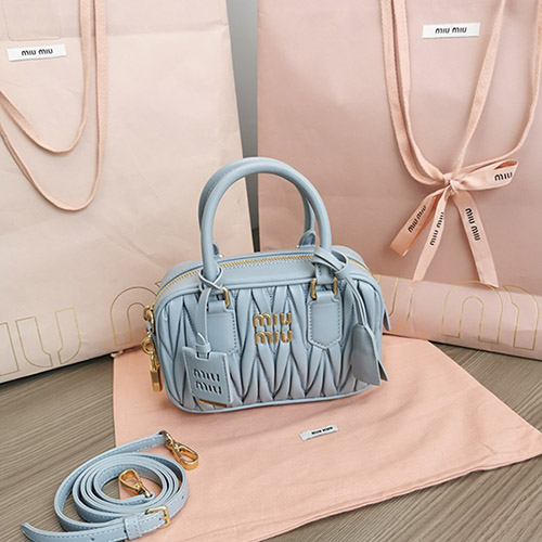 미우미우 마테라쎄 로고 레더 탑 핸들 5BB123 (19cm)