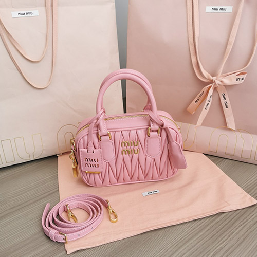 미우미우 마테라쎄 로고 레더 탑 핸들 5BB123 (19cm)