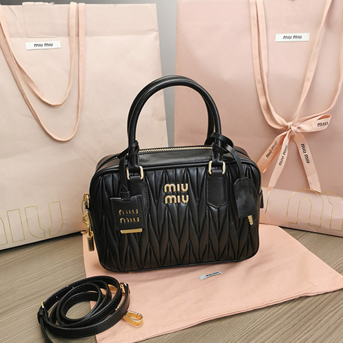 미우미우 마테라쎄 탑 핸들백 5BB124 (24cm)