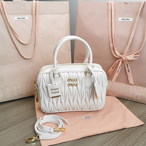 미우미우 마테라쎄 탑 핸들백 5BB124 (24cm)