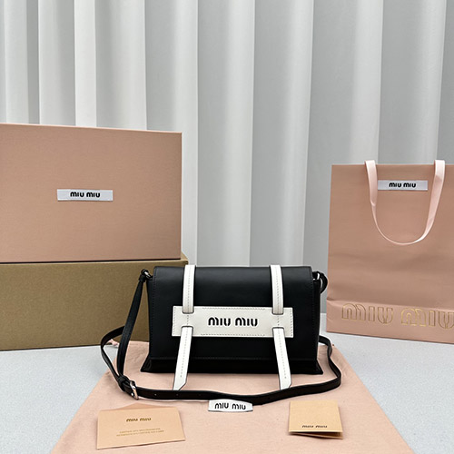 미우미우 메신저 백 MM2306015