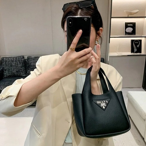 프라다 레드 미니 핸드백 1BA349