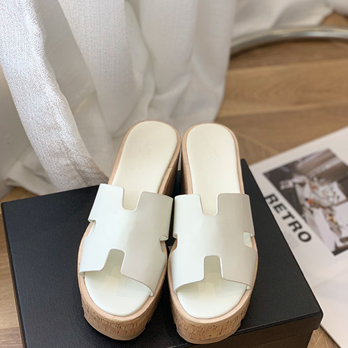 에르메스 신상 샌들 (굽5cm)  HS2308072