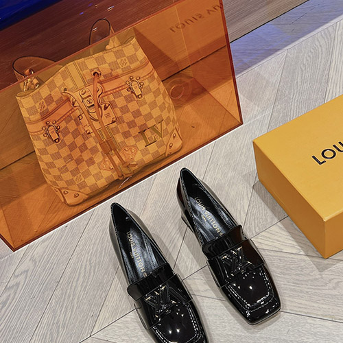 루이비통 펌퍼스 LV2308100