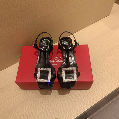 로저비비에 신상 (굽높이3cm)  샌들 RV2308036