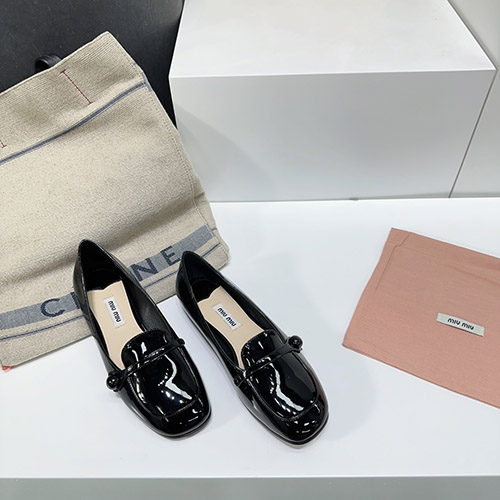 셀린느 신상 펌퍼스 CL2306061