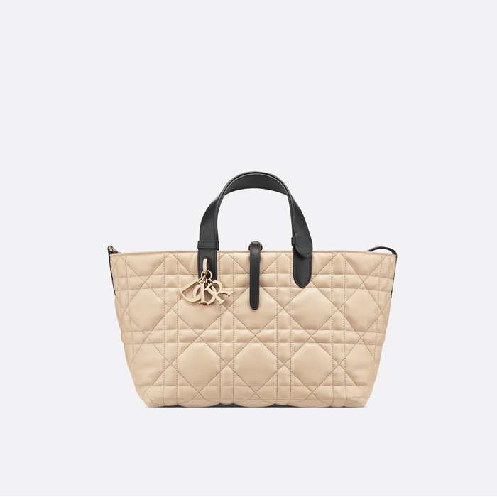 디올 미디움 뚜주흐 백 매크로까나쥬 카프스킨 파우더 M2821OSHJ - Dior Medium Toujours Bag Macrocannage Calfskin Powder 