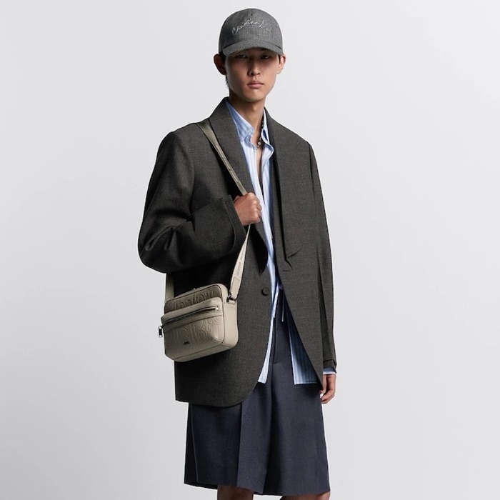 디올 라이더 2 집 메신저백 디올 그래비티 레더 그레인드 카프스킨 베이지 1ESPO340LLG - Dior Rider 2.0 Zipped Messenger Bag Dior Gravity Leather Grained Calfskin Beige