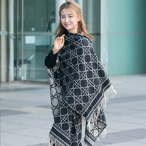 박희선 디올 매크로까나쥬 블랭킷 네이비 숄 [캐시미어 100%] - Dior Macro Cannage Blanket Shawl Navy [100% Cashmere]