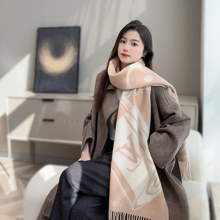 루이비통 락 앤드 키 스카프 사프란 M90815