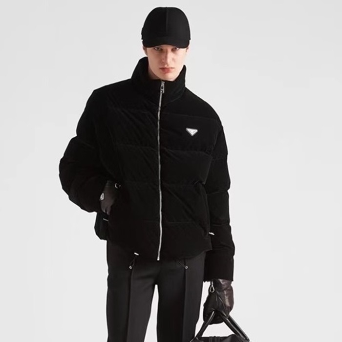 프라다 남성 블랙 패딩 - Prada Mens Black Padding - c7l58x