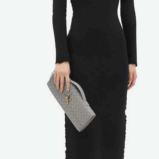 보테가 베네타 지퍼 핸들 클러치 안디아모 에메랄드 스털링 741511 - Bottega Veneta Long Clutch Andiamo With Handle Emerald Green