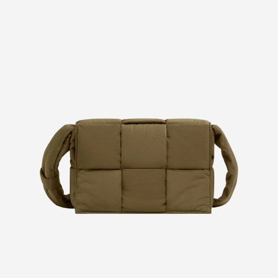 보테가 베네타 스몰 패딩 테크 카세트백 머드 755182 - Bottega Veneta Small Padded Tech Cassette Mud