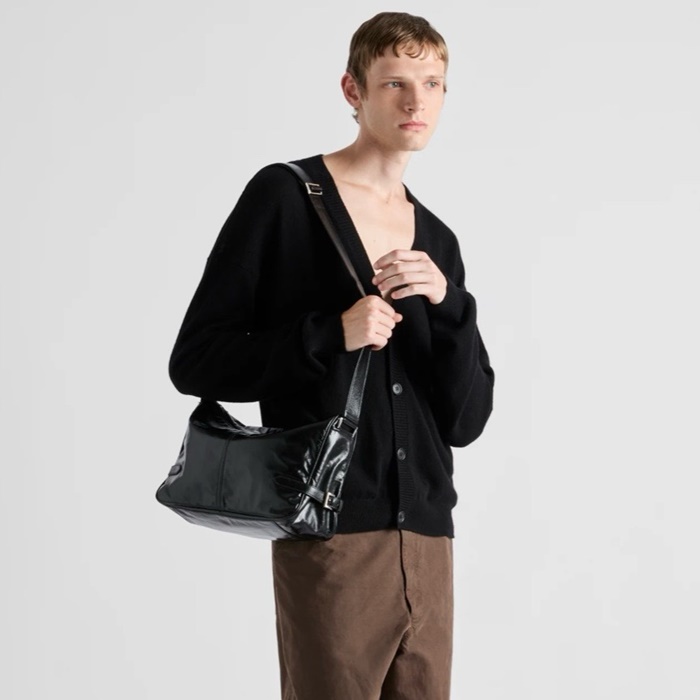 프라다 스웨이드 숄더백 블랙 2VH187 - Prada Suede Shoulder Bag Black