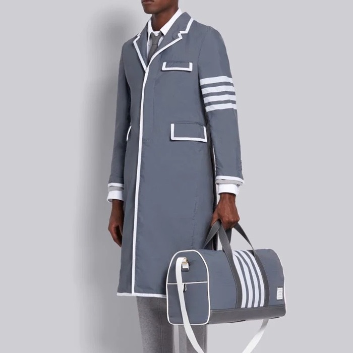 톰브라운 남성 그레이 키폴 - Thom Browne Mens Gray Keepall